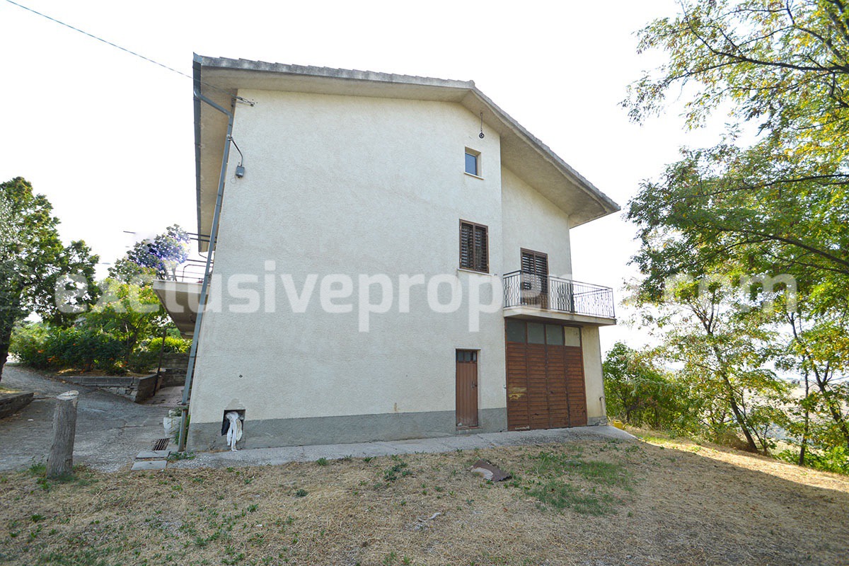 House for sale on the hills of Atessa with garage and land - Abruzzo 5
