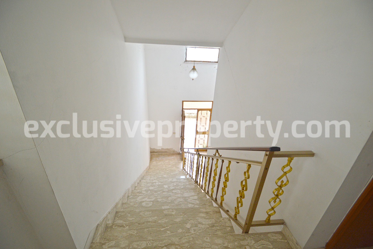 House for sale on the hills of Atessa with garage and land - Abruzzo 8