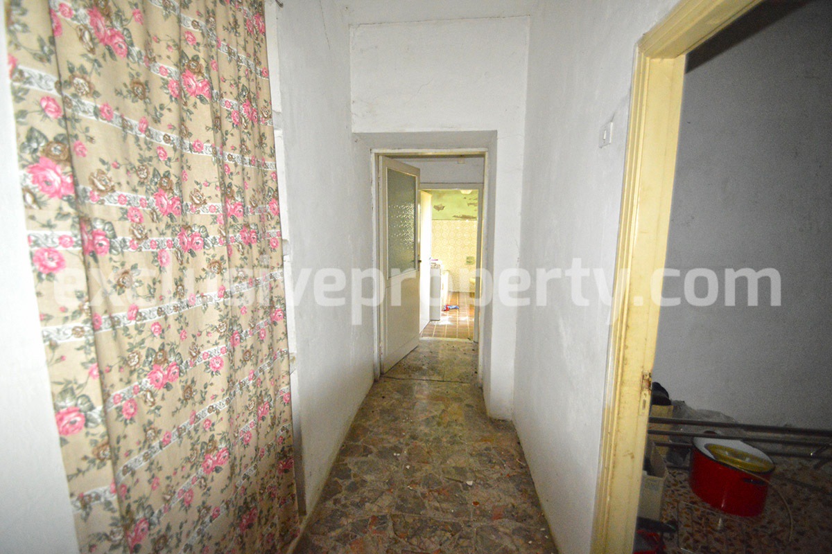 House for sale on the hills of Atessa with garage and land - Abruzzo 22