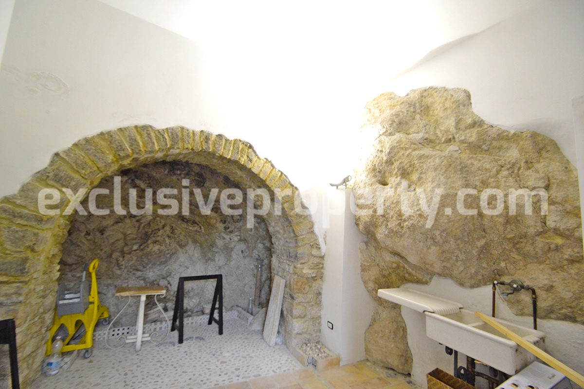 Completely renovated house with terrace for sale in Abruzzo 19
