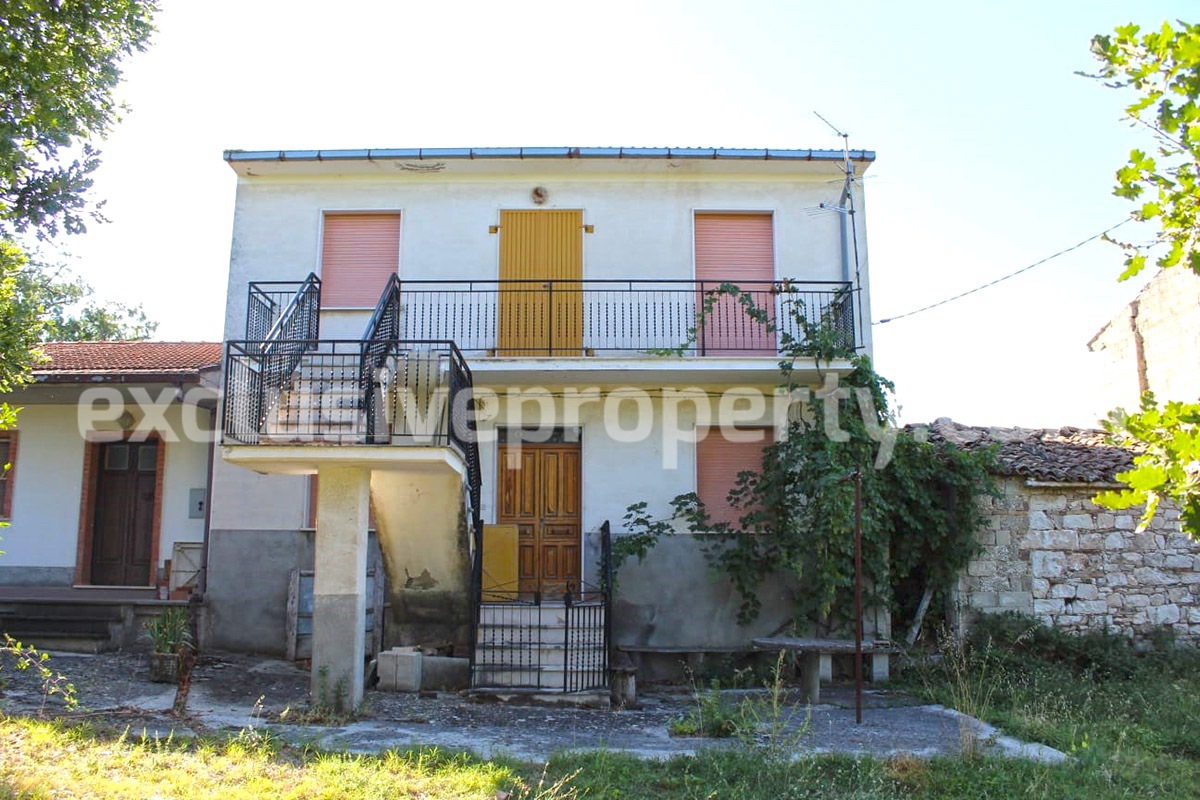 Country house with two hectares of land for sale in Molise - Italy 1