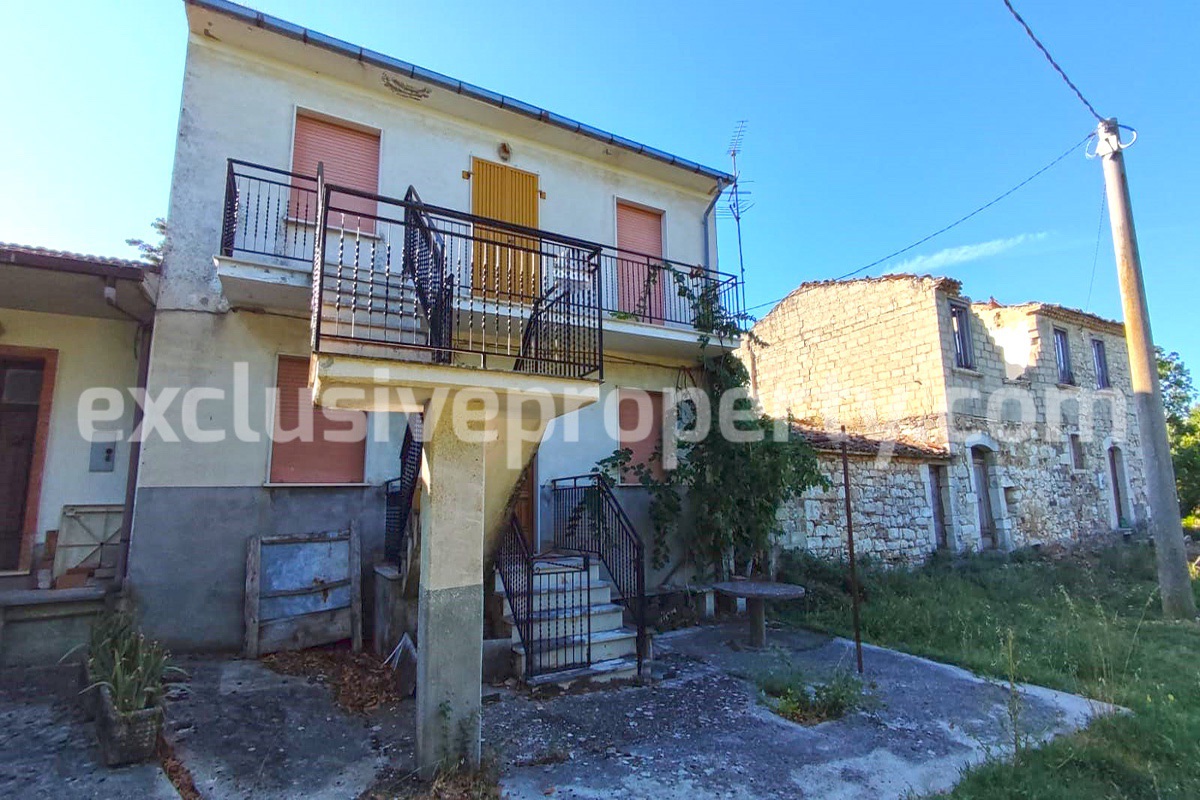 Country house with two hectares of land for sale in Molise - Italy 2