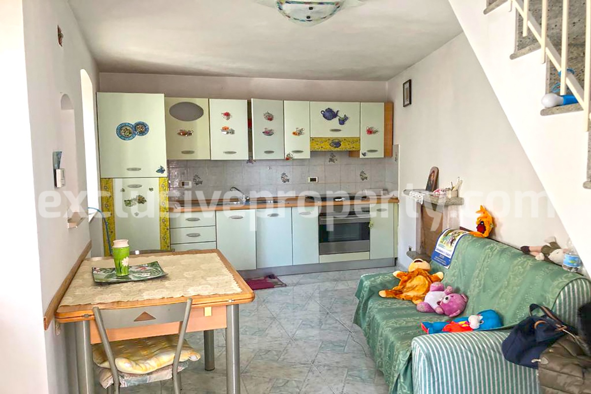 Habitable house in good condition with small outdoor space for sale in Molise 1