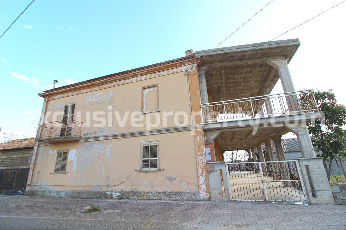 House in the countryside for sale in Torino di Sangro a few km from the sea in Abruzzo