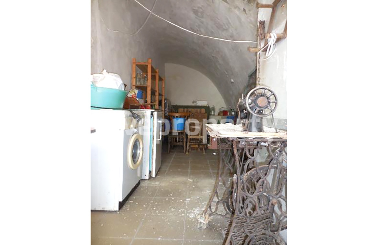 Cheap character town house for sale in Molise - Italy 33