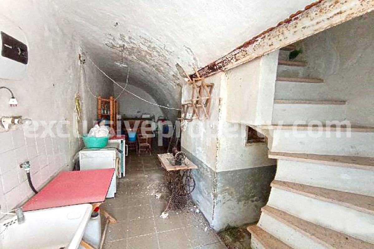 Cheap character town house for sale in Molise - Italy 32