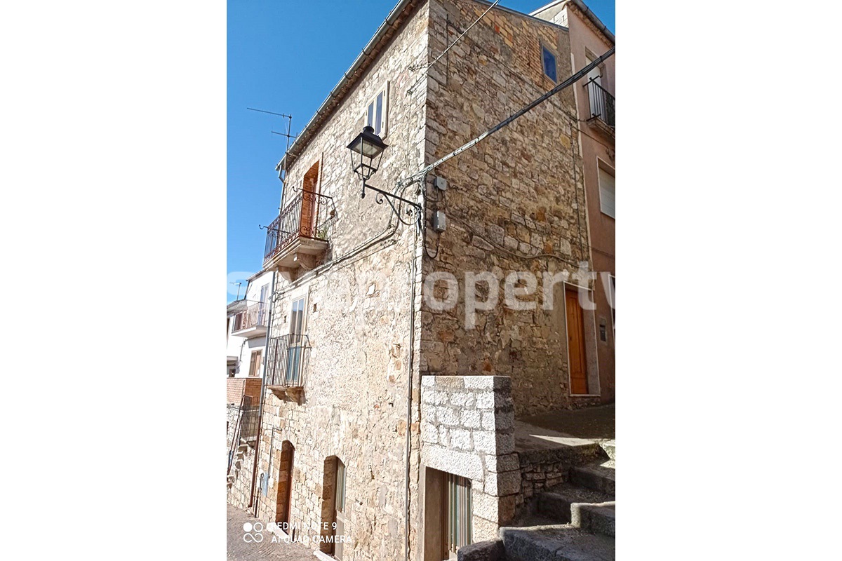 Cheap character town house for sale in Molise - Italy 3
