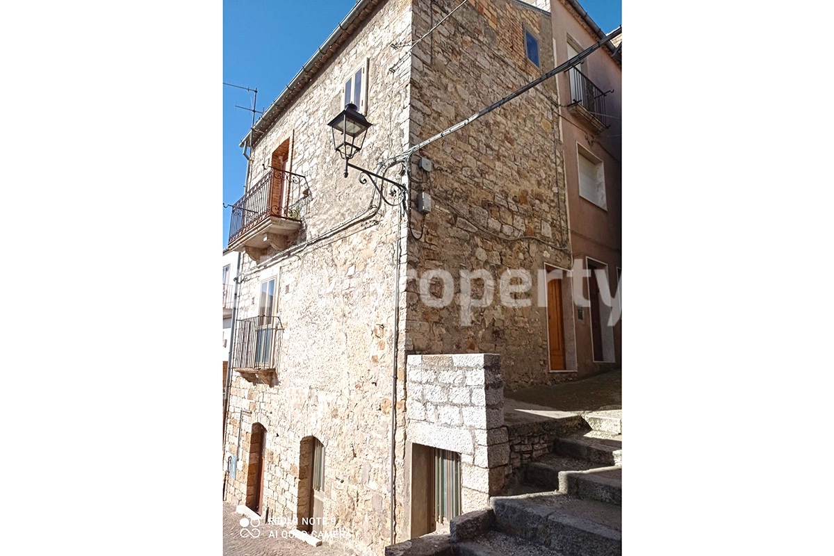 Cheap character town house for sale in Molise - Italy 5