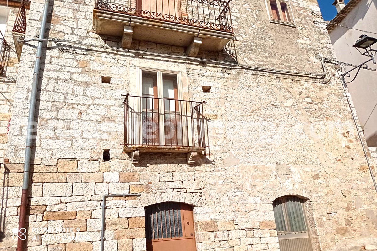 Cheap character town house for sale in Molise - Italy 6