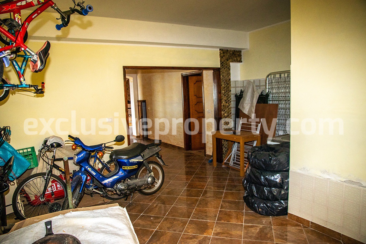 Spacious house in excellent condition with outdoor space for sale in Molise - Italy 5