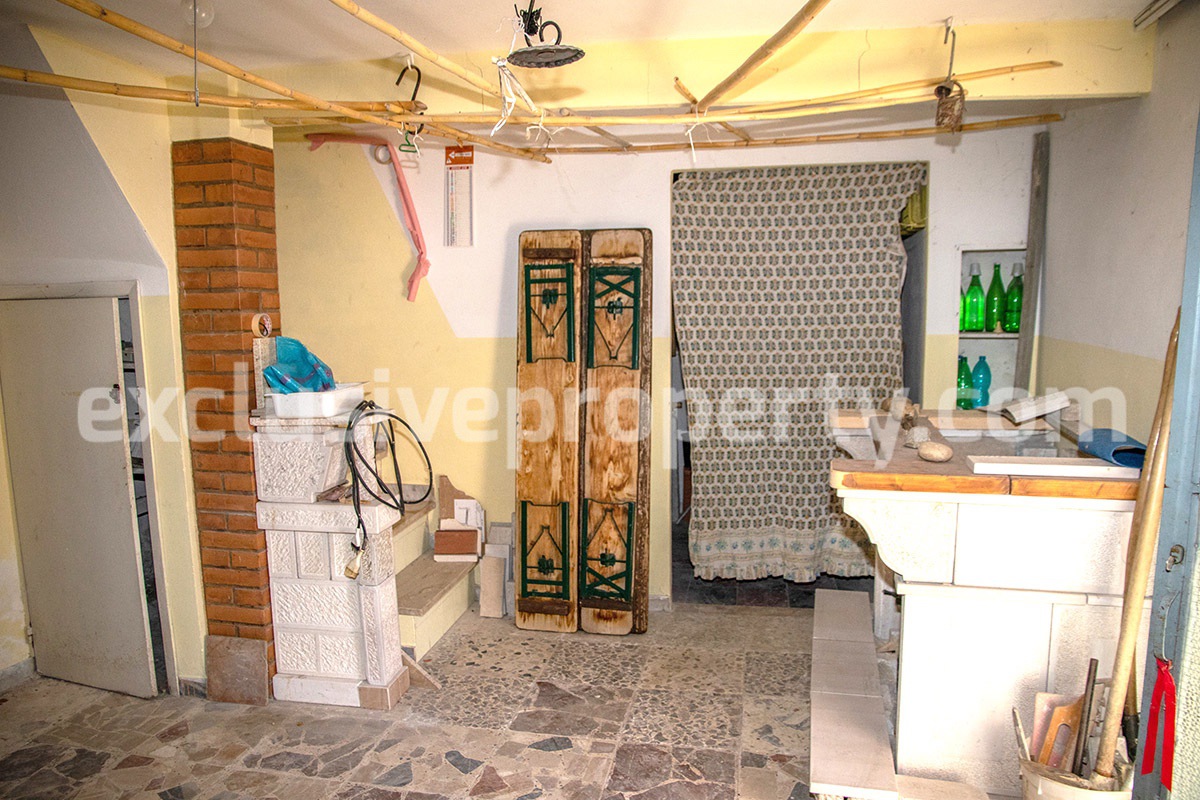 Spacious house in excellent condition with outdoor space for sale in Molise - Italy 13