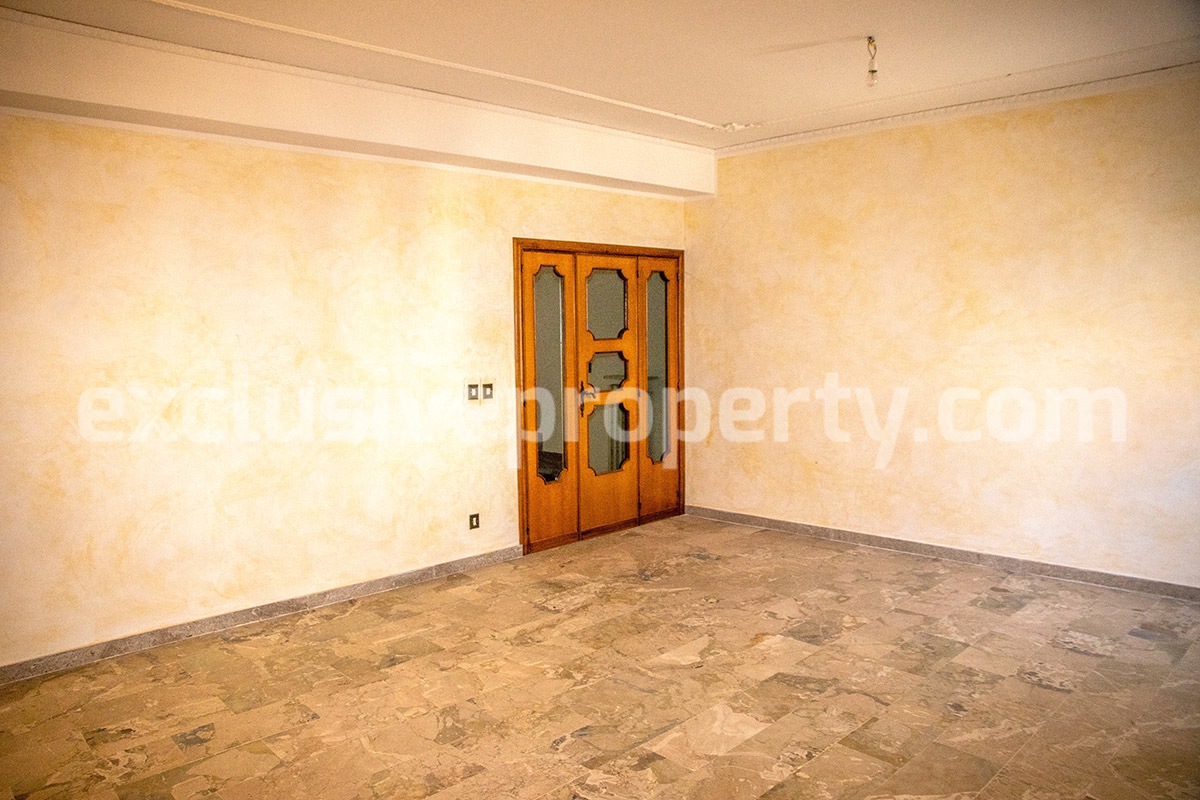 Spacious house in excellent condition with outdoor space for sale in Molise - Italy