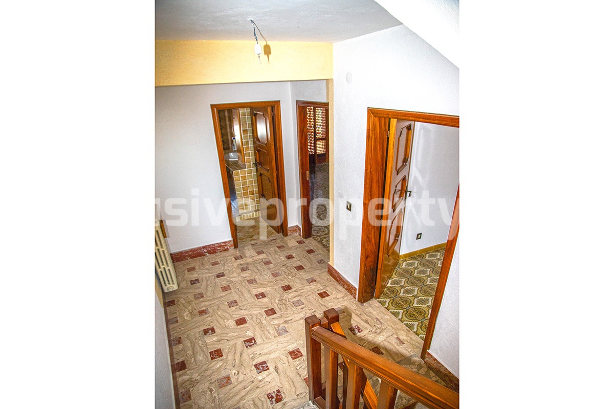 Spacious house in excellent condition with outdoor space for sale in Molise - Italy 33
