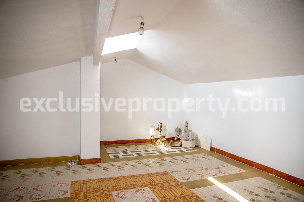 Spacious house in excellent condition with outdoor space for sale in Molise - Italy 38