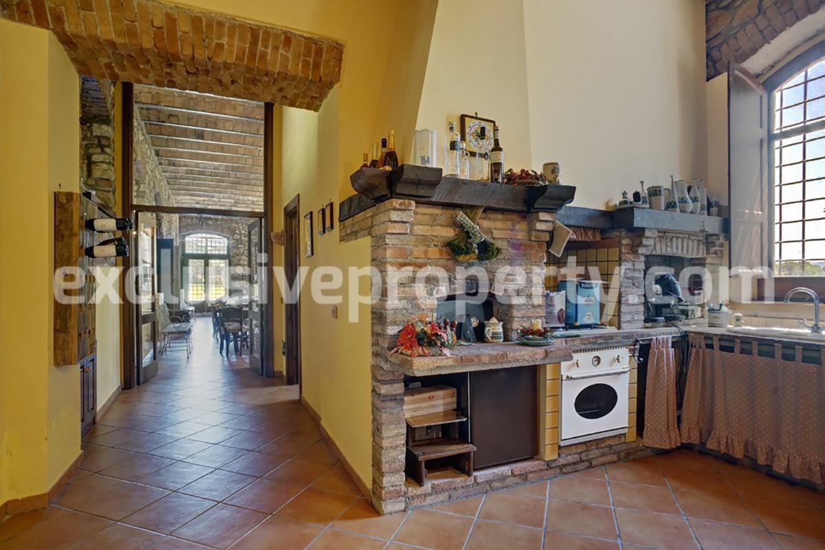 Old stone farmhouse from the early 1800s completely renovated for sale in Molise 10