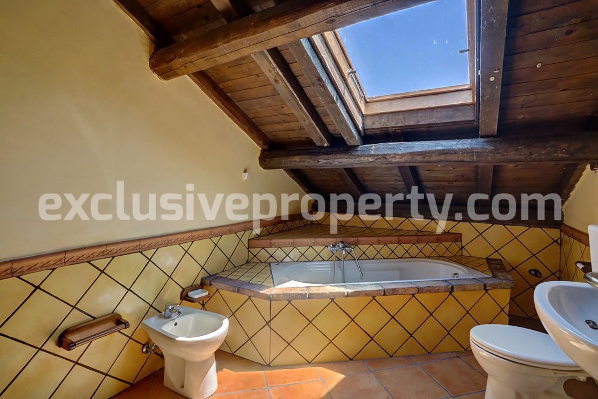 Old stone farmhouse from the early 1800s completely renovated for sale in Molise 29