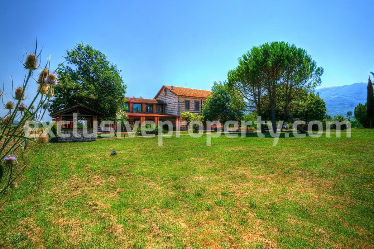 Old stone farmhouse from the early 1800s completely renovated for sale in Molise 3
