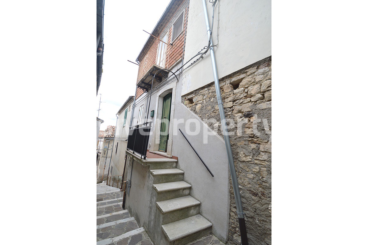 Town house with two bedrooms and stone cellar for sale in Molise 1