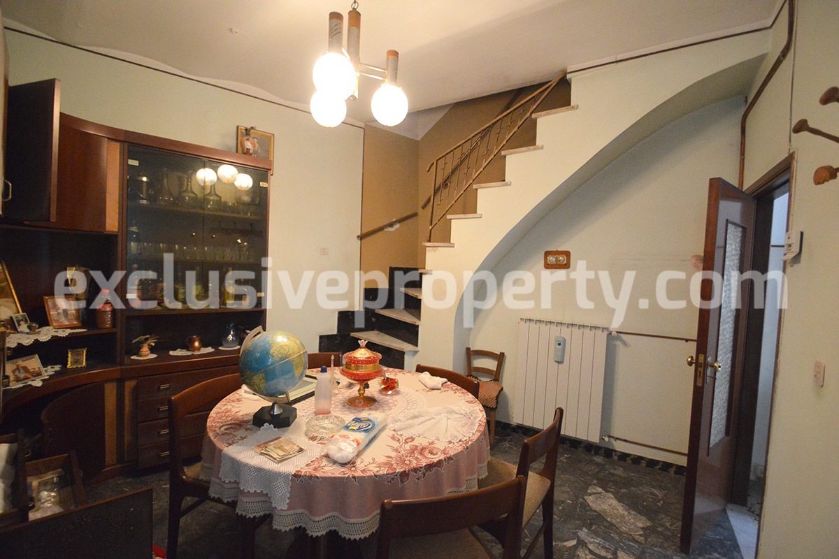 Town house with two bedrooms and stone cellar for sale in Molise 8