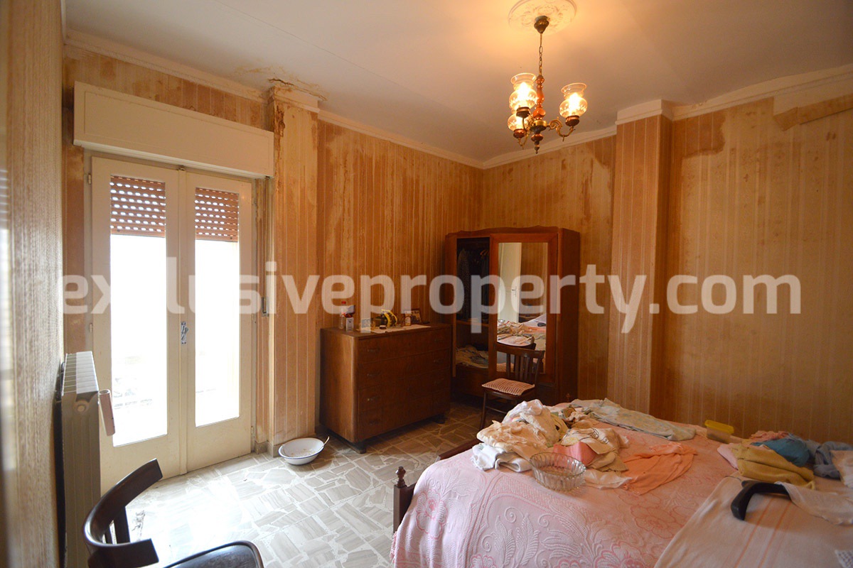 Town house with two bedrooms and stone cellar for sale in Molise 12