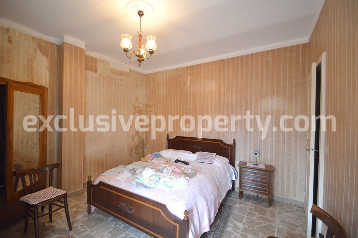 Town house with two bedrooms and stone cellar for sale in Molise 14