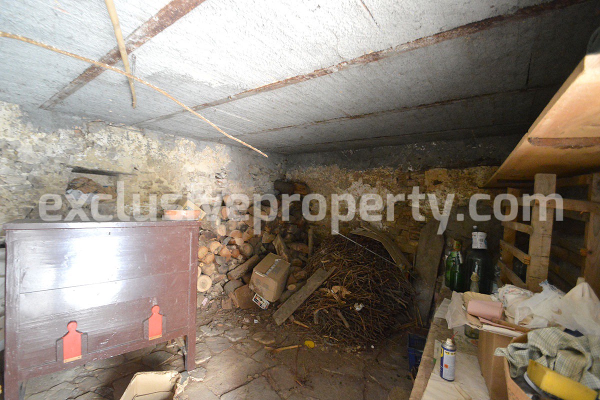 Town house with two bedrooms and stone cellar for sale in Molise 17