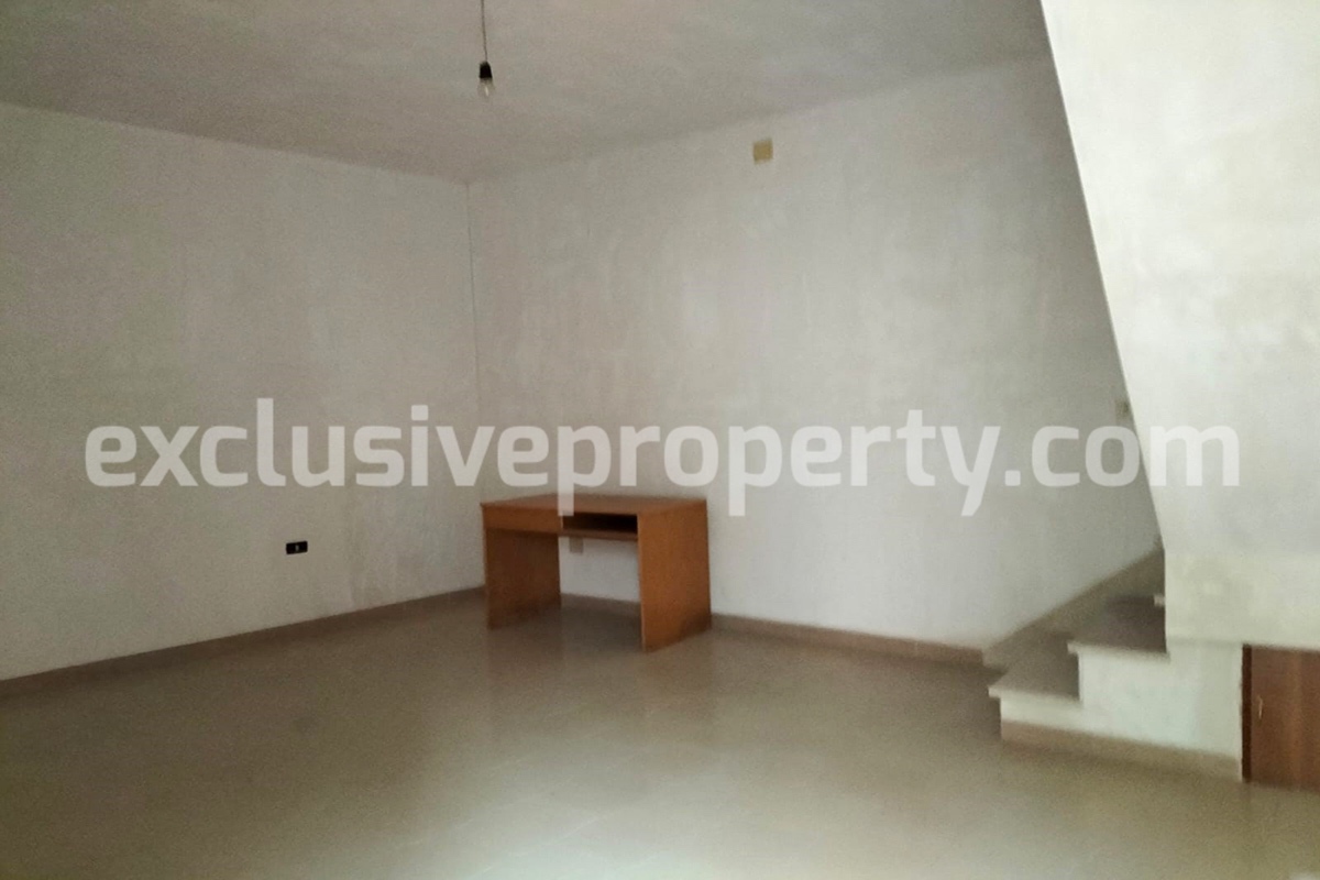 Town house with balcony and panoramic view for sale in Molise