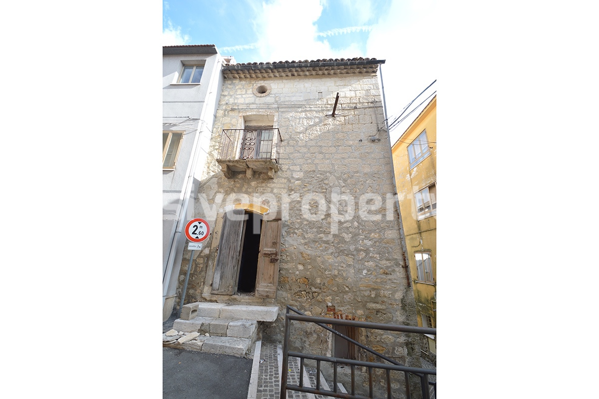 Town house in stone for sale in Mafalda - less than 30 min from the coast 1