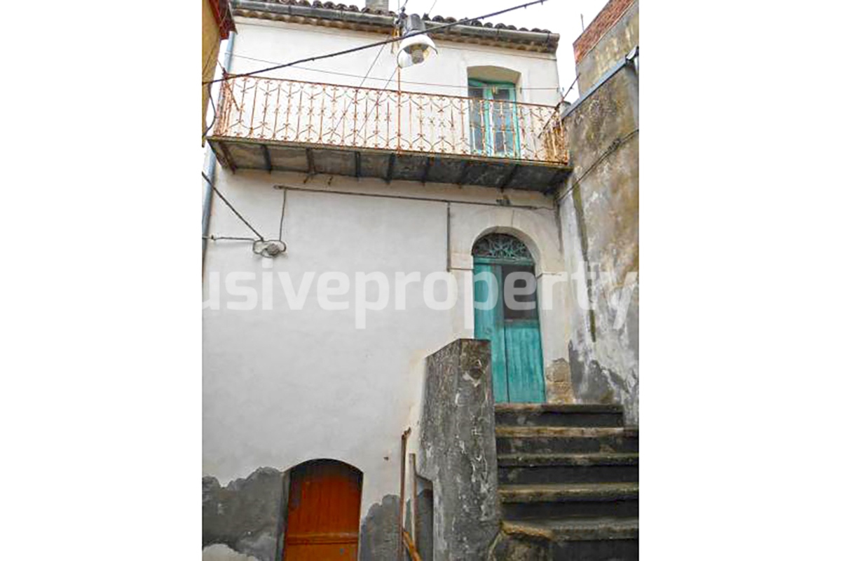 Characteristic property close to all village services for sale in Mafalda - Molise 1