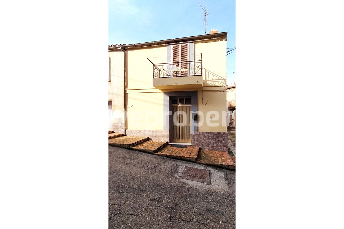 Town house renovated and habitable for sale near the sea in Abruzzo 2