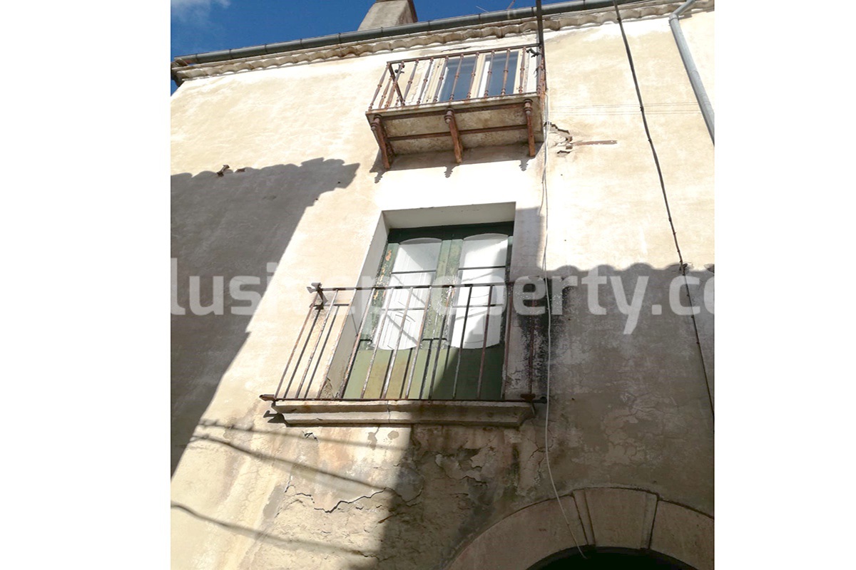 Two independent houses that can be joined together for sale in Molise 3