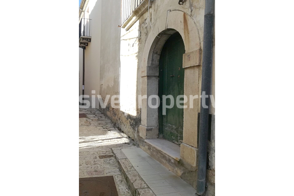 Two independent houses that can be joined together for sale in Molise 8