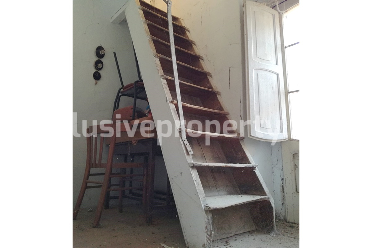 Two independent houses that can be joined together for sale in Molise 61