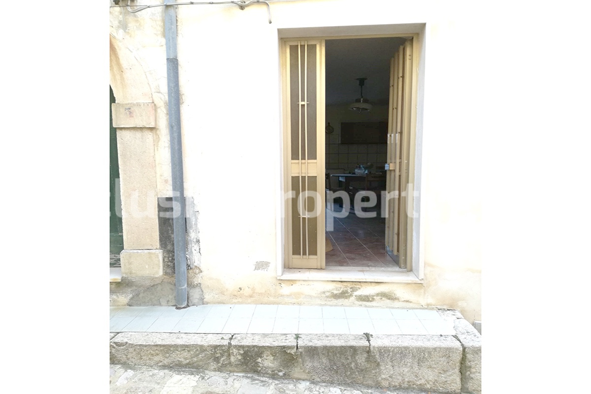 Two independent houses that can be joined together for sale in Molise 41