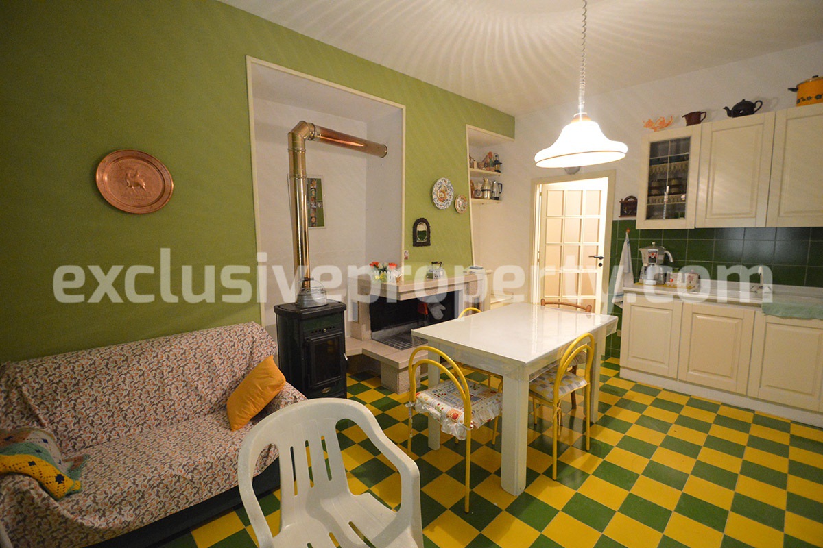 Furnished villa with garden and garage for sale on the outskirts of Lupara - Molise 12