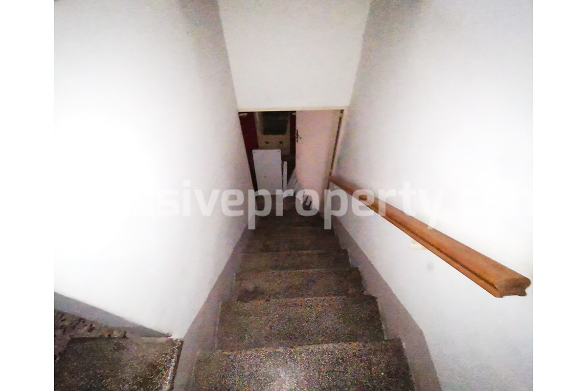 House with little terrace for sale in Guilmi - Abruzzo hills