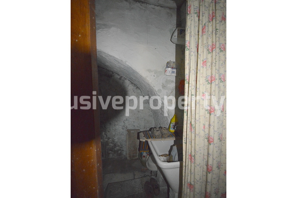 Town house to renovate for sale in Castelmauro - Molise 7