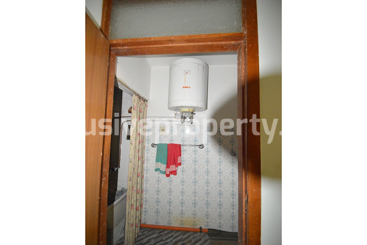 Town house to renovate for sale in Castelmauro - Molise 8