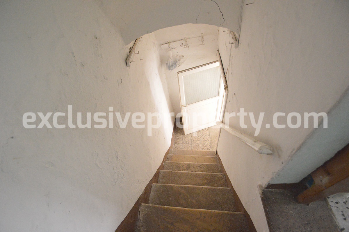 Town house to renovate for sale in Castelmauro - Molise 9
