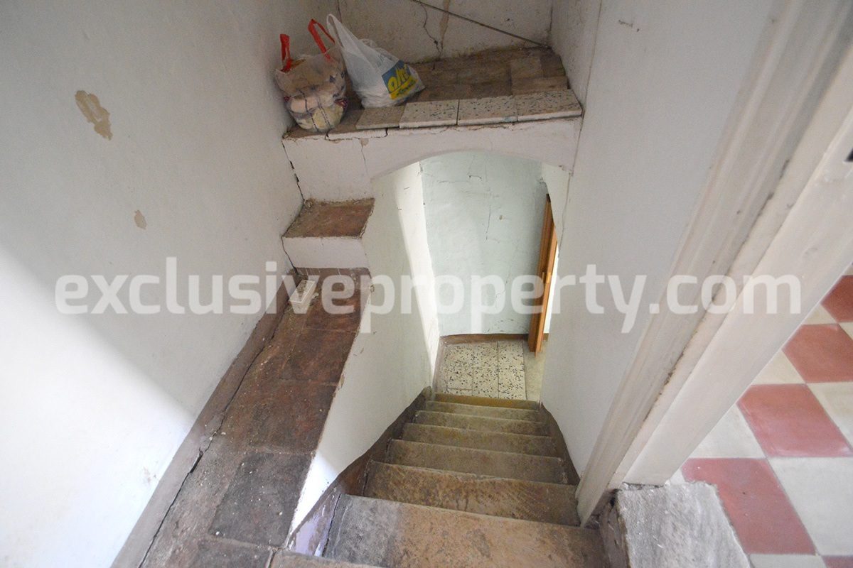 Town house to renovate for sale in Castelmauro - Molise 12