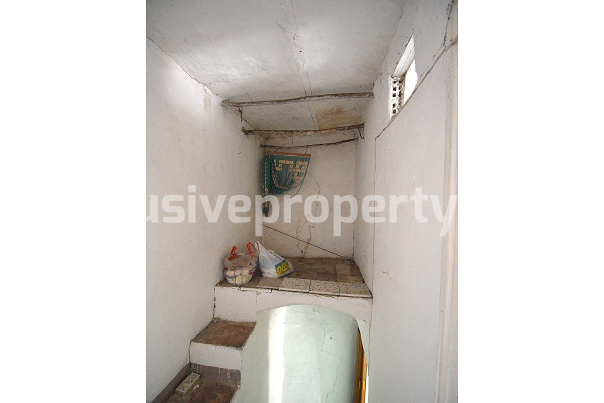 Town house to renovate for sale in Castelmauro - Molise 13
