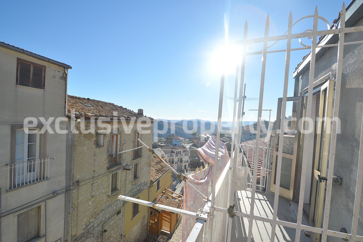 Town house to renovate for sale in Castelmauro - Molise 16