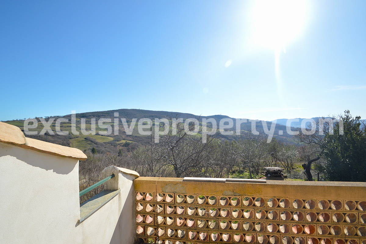 Country house with stone details and 3 hectares of land for sale in Abruzzo 15