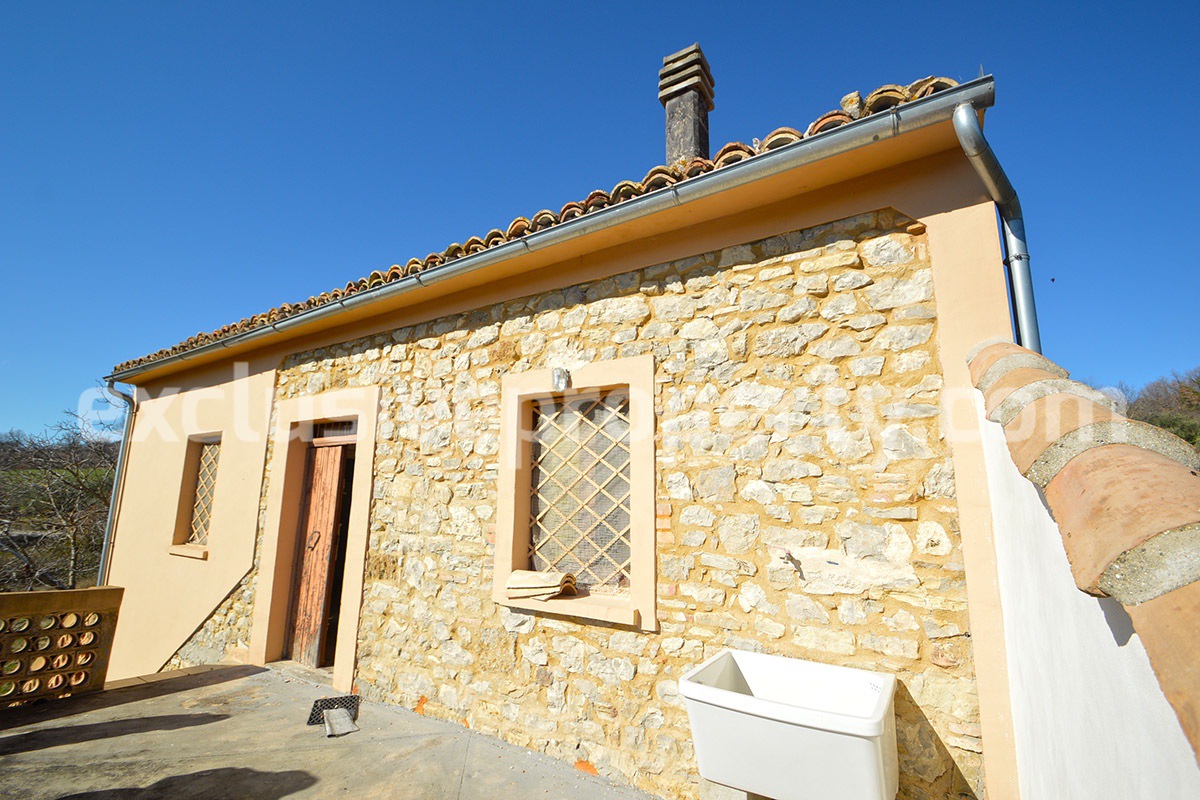 Country house with stone details and 3 hectares of land for sale in Abruzzo 21