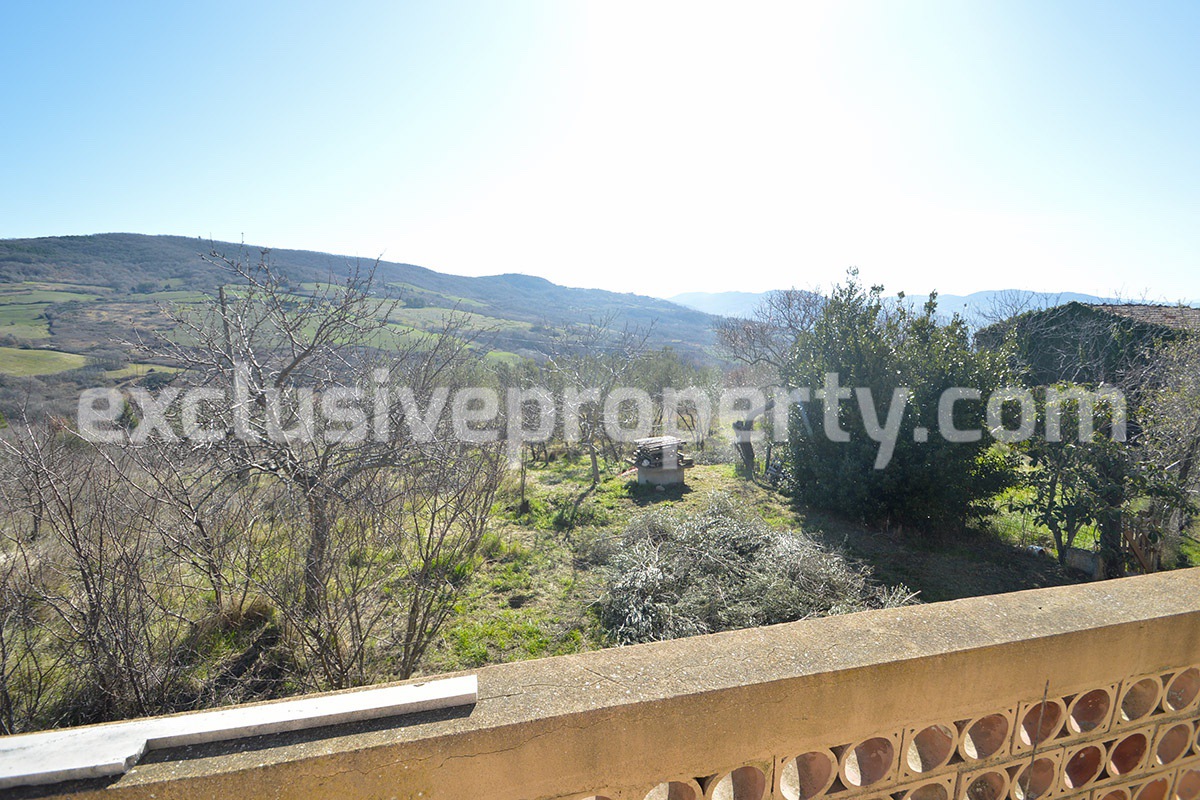 Country house with stone details and 3 hectares of land for sale in Abruzzo 18
