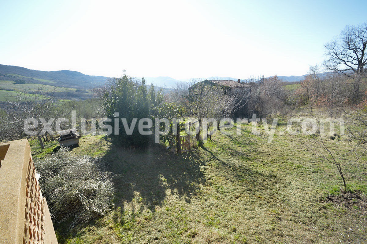 Country house with stone details and 3 hectares of land for sale in Abruzzo 19