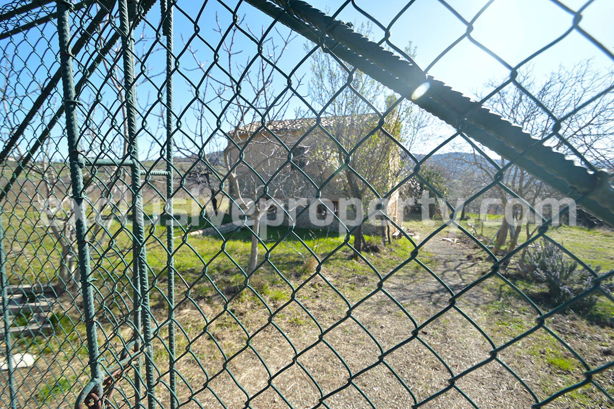Country house with stone details and 3 hectares of land for sale in Abruzzo 29