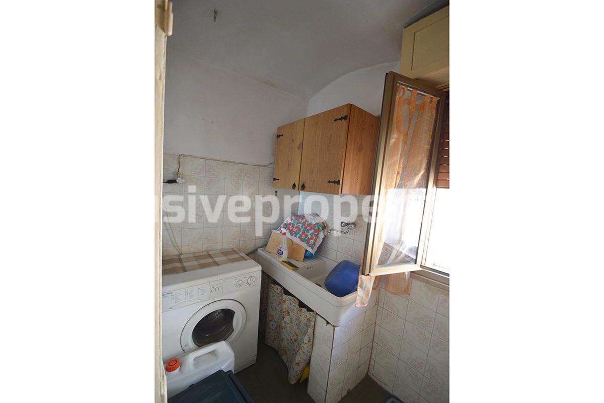 Town house habitable and in excellent condition for sale in Abruzzo 4