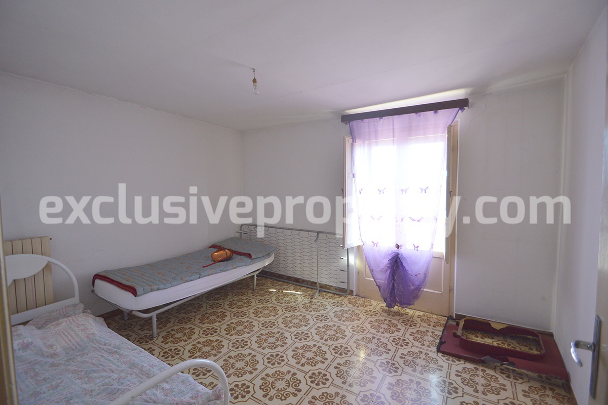 Town house habitable and in excellent condition for sale in Abruzzo 13
