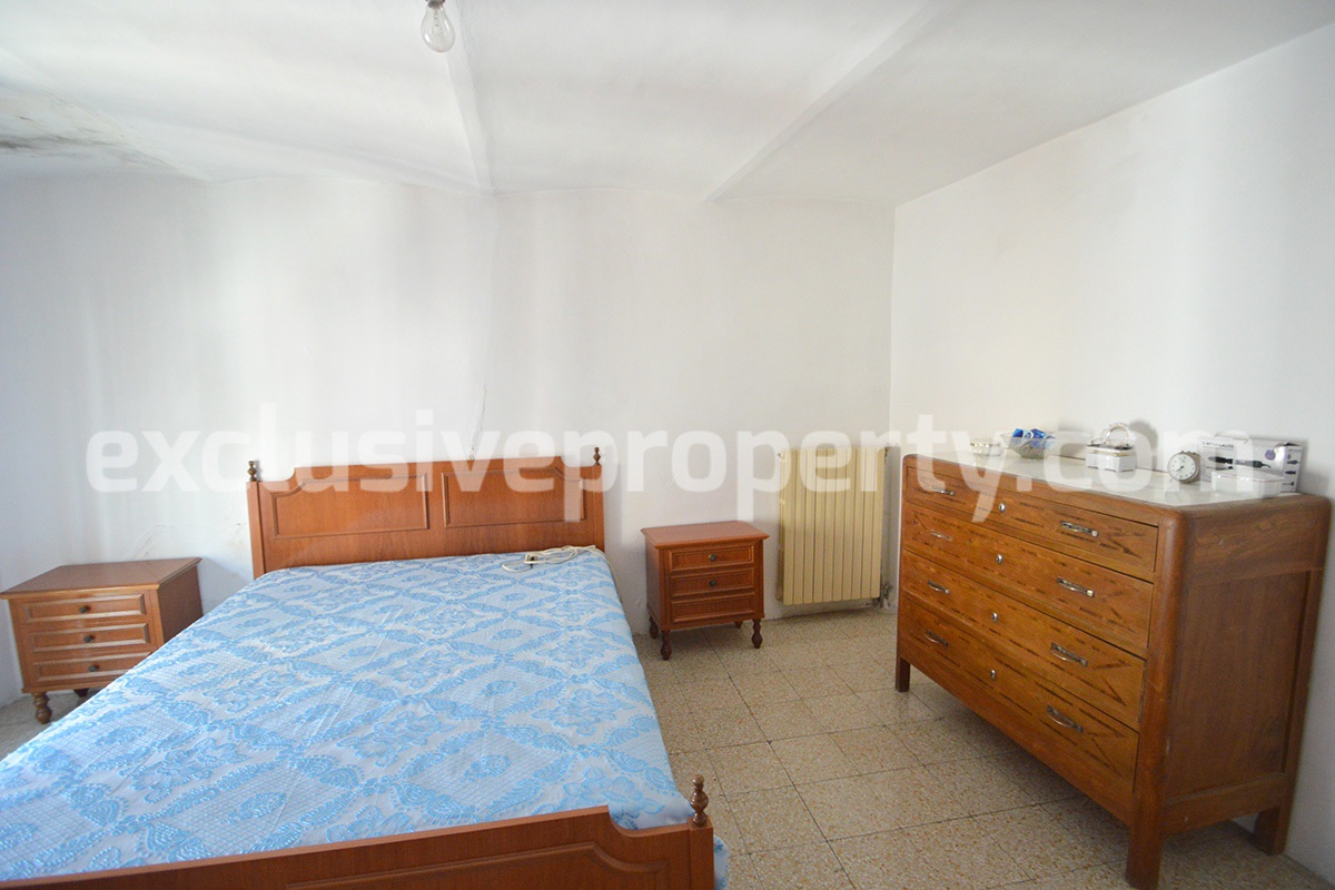 Town house habitable and in excellent condition for sale in Abruzzo 16